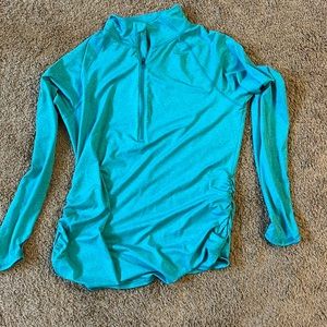 XL women’s The Northface pull over